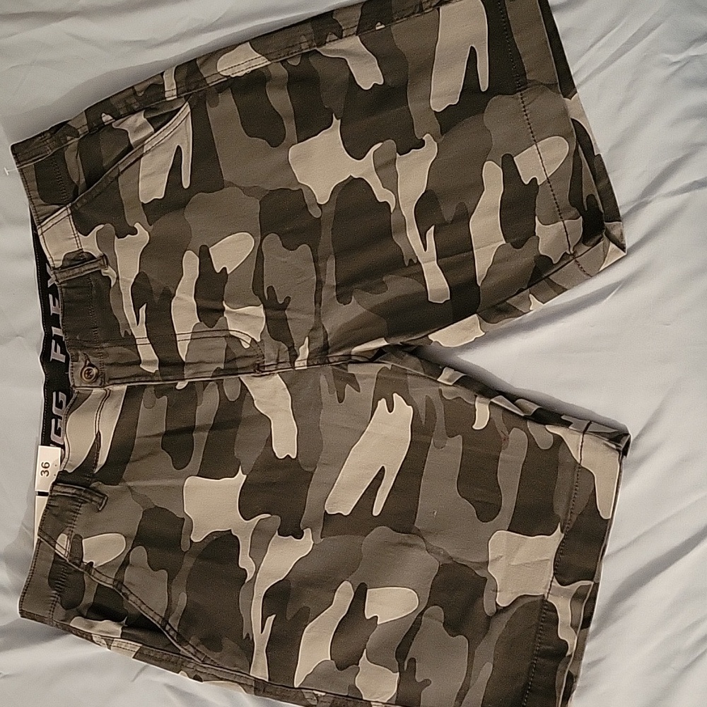 NWT Plugg men's camo shorts size 36